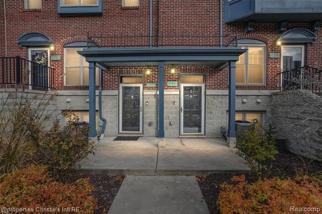 Building Photo - 2442 Woodward Ave