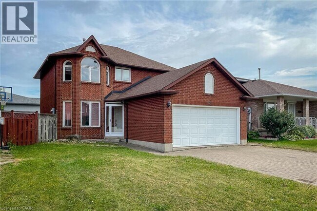 Photo - 126 HAMILTON Crescent
