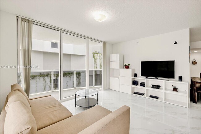 Photo - 601 NE 23rd St Unit 706