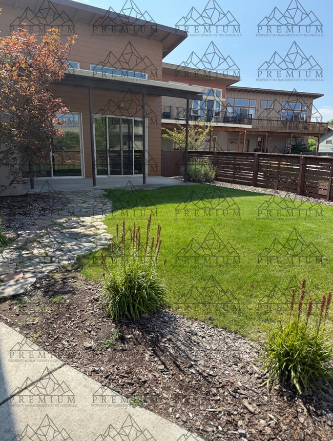 Building Photo - 2 BED 2 BATH FULLY FURNISHED HOME!!!
