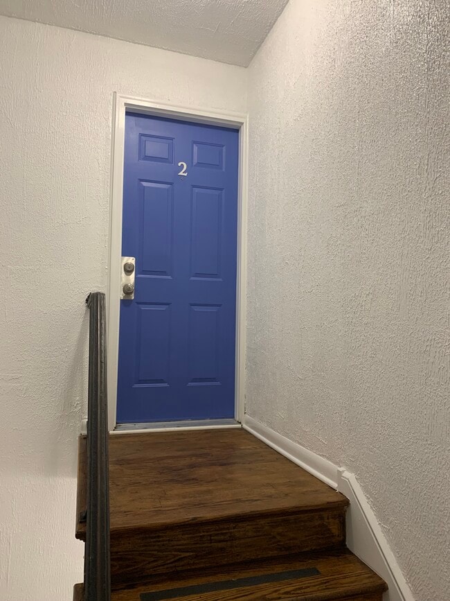 Building Photo - 7918 S Wood St Unit 2