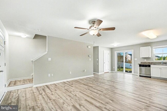 Photo - 105 Harper Ln