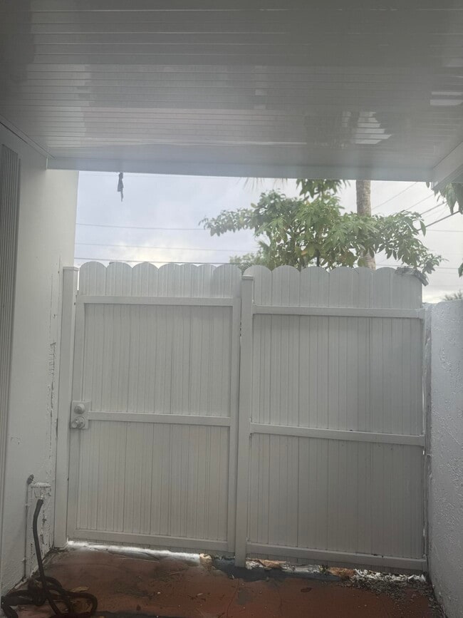 Photo - 3335 W 8th Ave