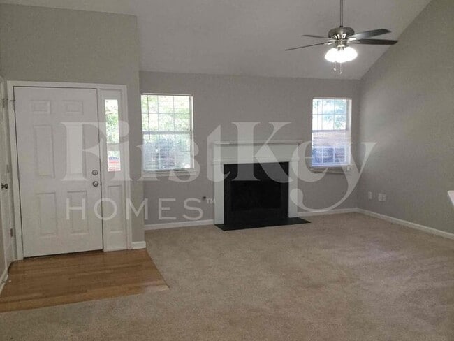 Photo - 280 Lazy Hollow Ln