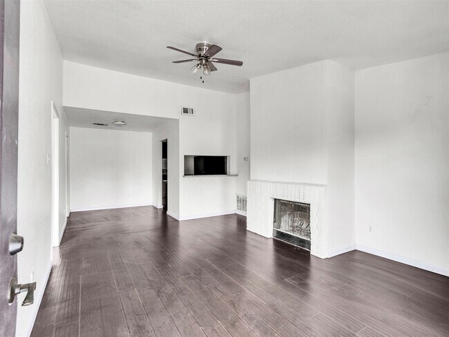 Building Photo - 12658 Ashford Meadow Dr Unit D