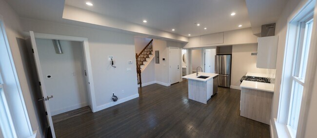Building Photo - 14 Sumner St Unit 3 Rental