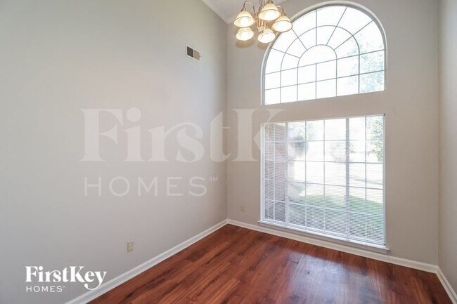 Photo - 5659 Blackburg Dr