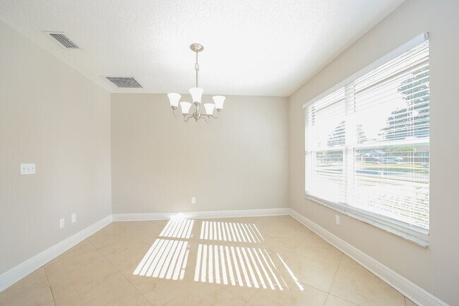 Photo - 3127 Watson Dr S