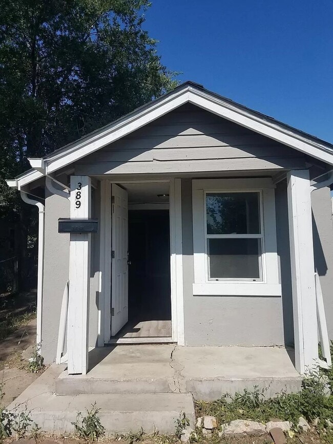 Building Photo - Spacious Railroad Style 1 bed/1 bath Home in Denver, CO- Available 9/7/26!