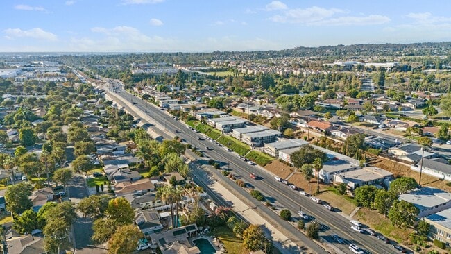 Photo - 1655-1701 West Malvern Avenue