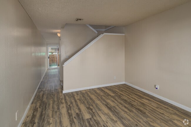 2BR, 1BA - 900SF - Living Room - American River Gardens