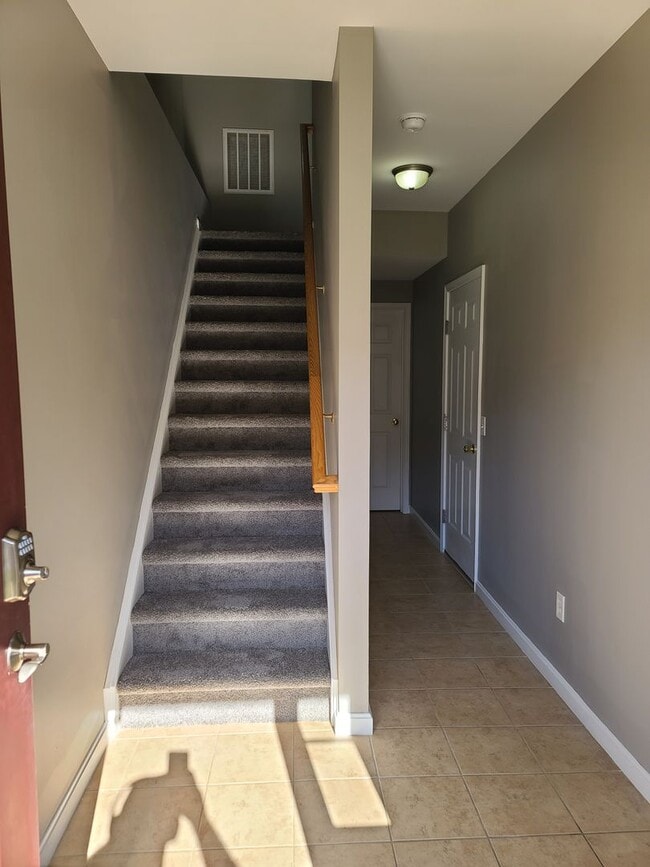 Photo - 3 bedroom, 2 1/2 bath town home in Waynesboro PA END UNIT