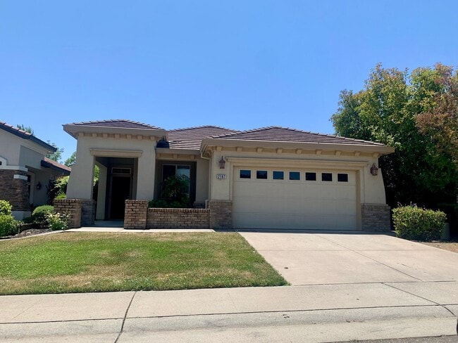 4 bedroom 2 bath Empire Ranch home - 4 bedroom 2 bath Empire Ranch home