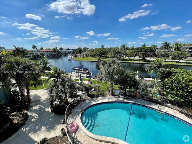 Building Photo - Nice Apartment in Hallandale Beach