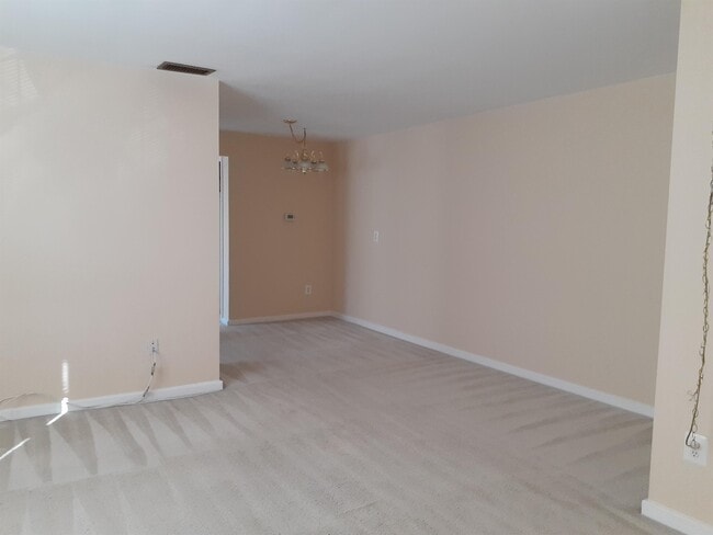 Photo - 806 S Arlington Mill Dr