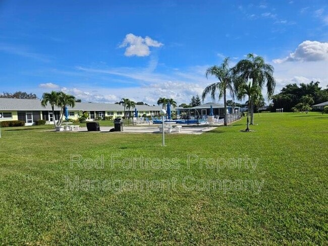 Photo - 6761 Lake McGregor Cir Unidad #B
