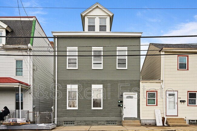 Photo - 1950 Lowrie St Condo