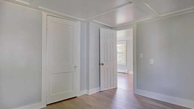 Photo - 10 Riverbank Ct