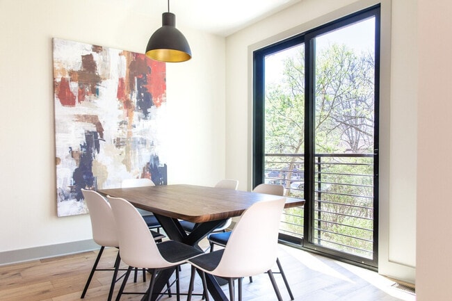 Photo - 317 NE Burwood Mews Apartment Unit ID1221834P