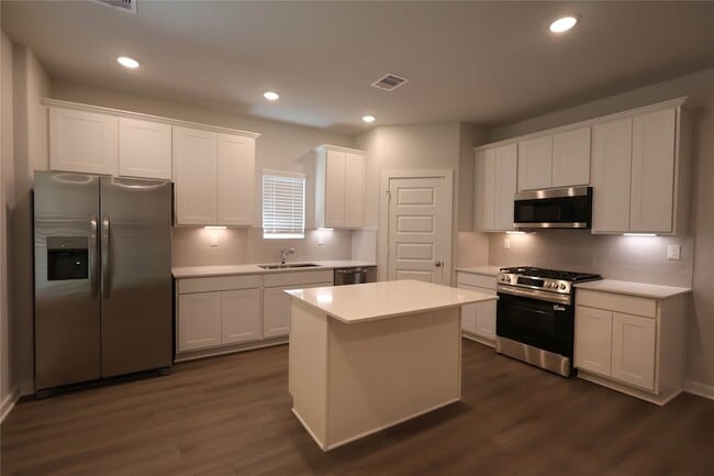 Photo - 8510 Blueberry Ash St