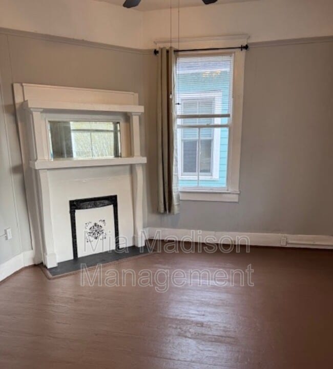 Photo - 414 E 31st St