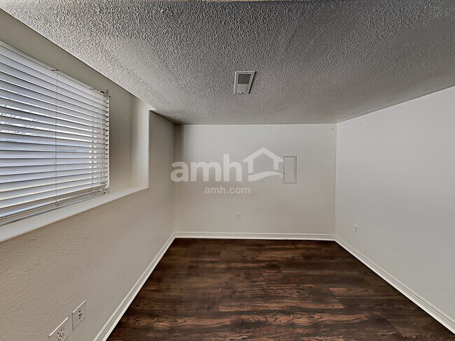 Photo - 896 N 1110 W House