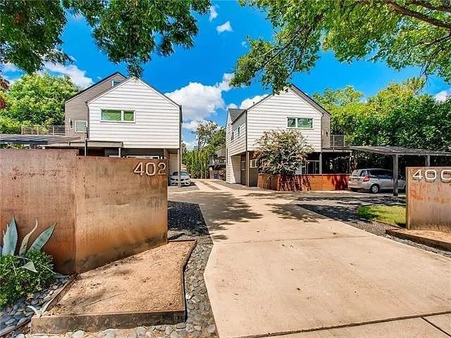 Photo - 402 W 51st St