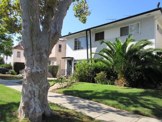 Photo - 6125 Cashio St Unidad 1