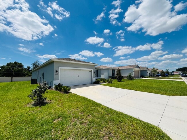 Photo - Calesa Township Sorrel Glen - Beautiful Home 4/3/2 2011 sqft ***Won't Last***