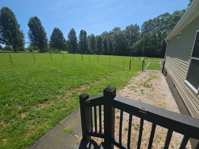 Photo - 175 Oak Ln