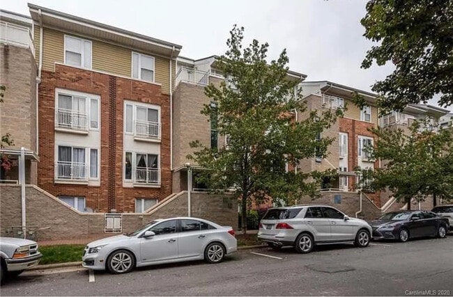 Photo - Room in Condo on Donatello Avenue