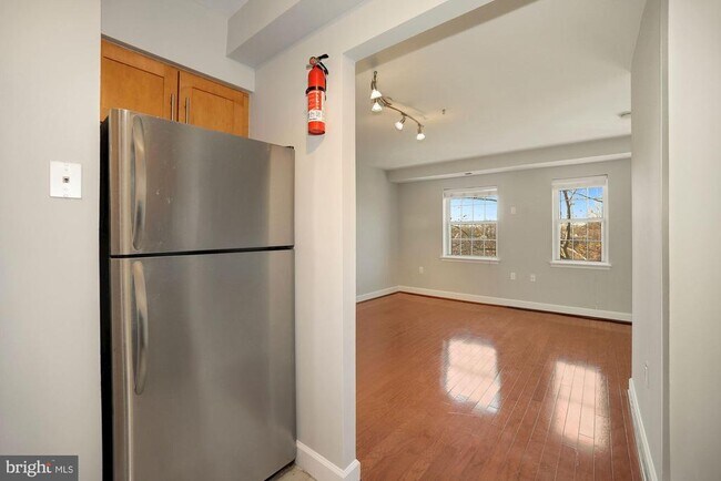 Photo - 3611 38th St NW Unit 403