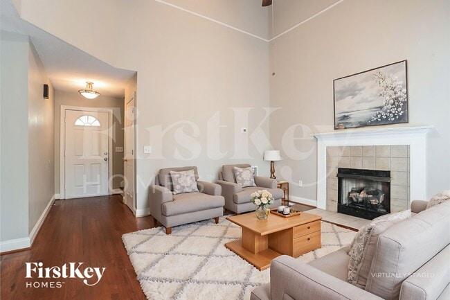 Photo - 811 Willow Ln