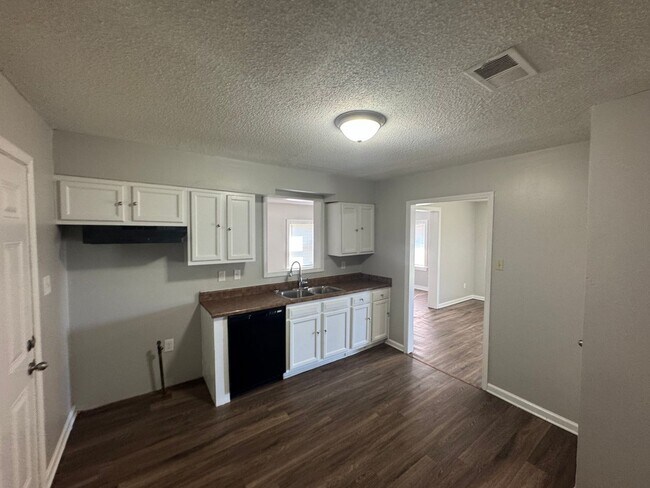 Photo - 4628 Windward Dr