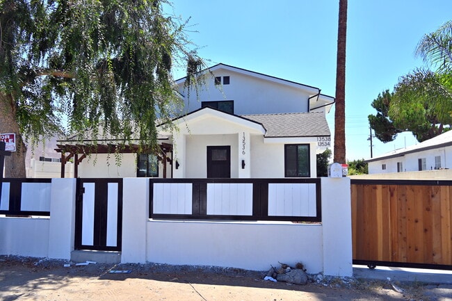 Building Photo - 13536 Remington St Rental