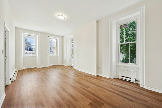 Photo - 109 W Queen Ln Apartment Unit 111 - 1F