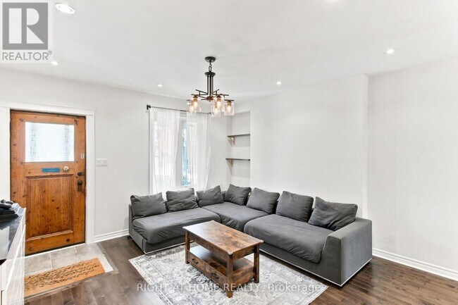 Photo - 77 Lappin Ave