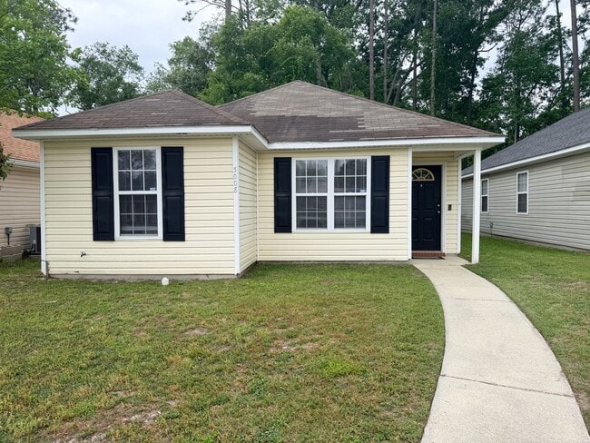 Building Photo - 3008 Ginny Dr