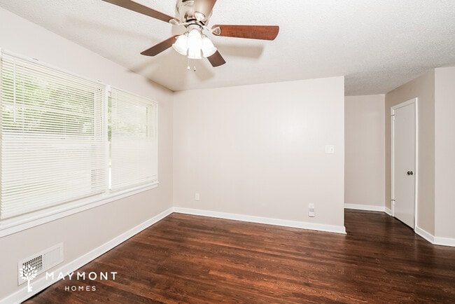 Photo - 2405 Reed Rd NE