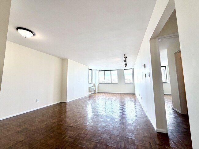 Photo - 300 Newark St. Unidad 7K