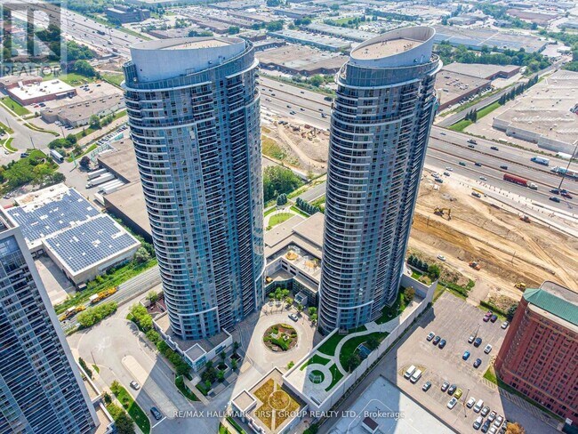 Photo - 125 Village Green Square Unit 1409