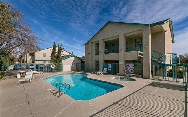 Photo - 5211 S Lindell Rd Unidad 104