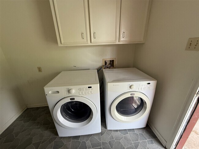 Photo - 7610 Burning Hills Dr