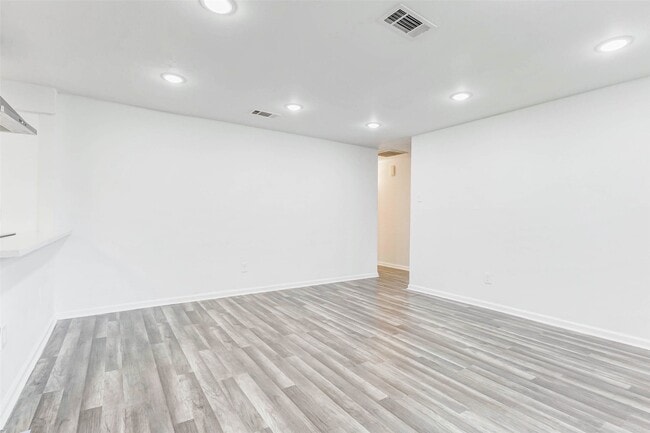 Photo - 3715 Heatherbloom Dr