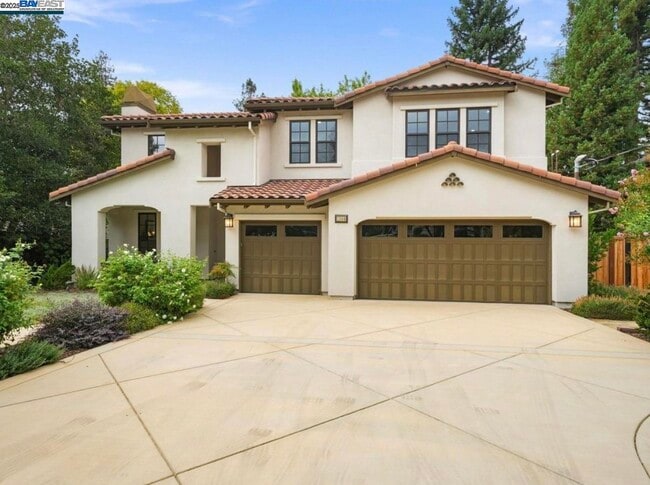 Building Photo - 1588 Alamo Way