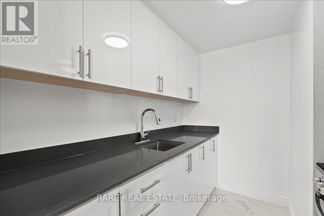 Photo - 7555 Goreway Dr Unit 205