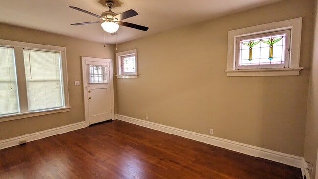 Photo - 5042 Mardel Ave