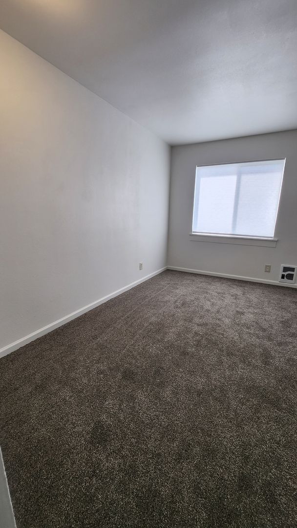 Photo - MillerVille #10, #11, #12 Unidad #10