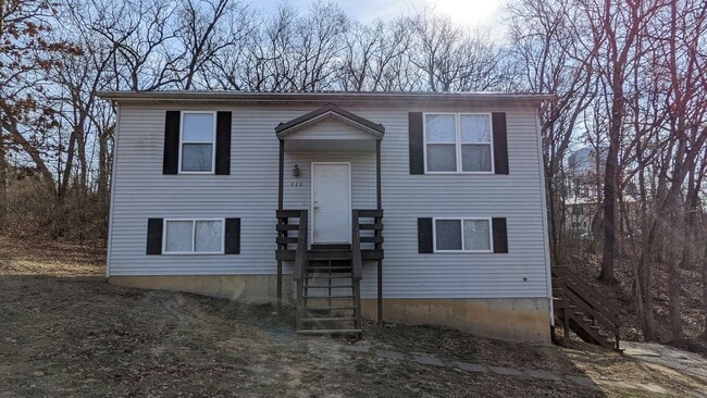 Building Photo - 4 Bedroom 1.5 bath house for rent