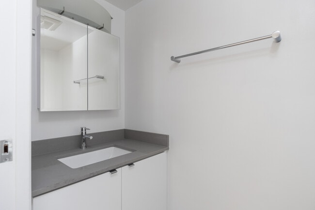 Photo - Hollyburn Plaza Unit 00402